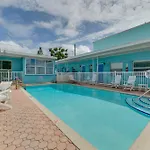 Madeira Beach Studio Walk To Johns Pass!