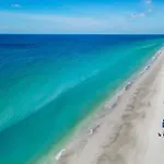 Open - Beachfront Luxury/Spacious/Free Amenities/Walk Everywhere
