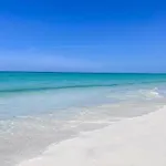 Open - Waterfront - Pool/Walk To Beach/Dining/Shops