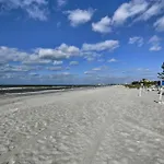 St Pete Condo With Heated Pool - Less Than 1 Mi To Beach!