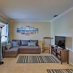 St Pete Condo With Heated Pool - Less Than 1 Mi To Beach!