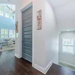 Oceanside Beach Cottage