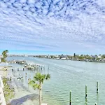 Oceana 301 East