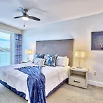 Oceana 301 East