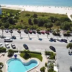 805 - Friendly Native Beach Resort