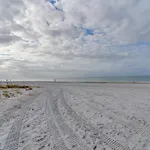 Condo With Community Pool - Walk To Madeira Beach!