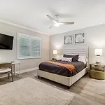 Relaxing Beachfront Condo In North Redington Beach