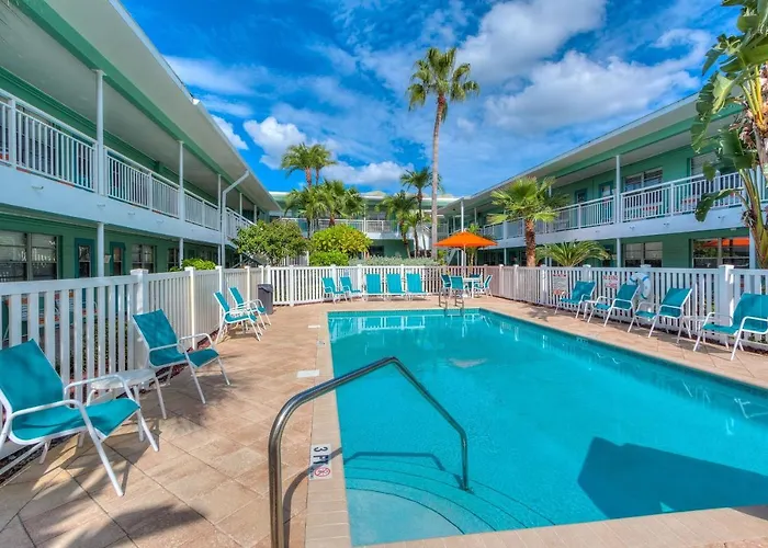 Tropic Terrace #4 - Beachfront Rental Apts