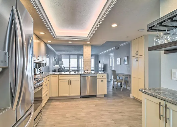 Remodeled Redington Shores Gem On The Beach!