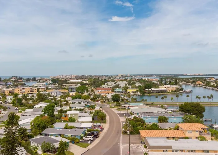 Treasure Island Condo Walking Distance To White Sand Beach