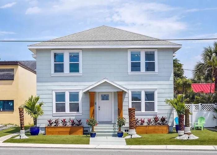 Twin Tiki - Full Property - 4 Bedroom