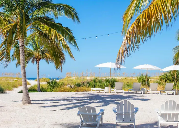 The Molloy - Treasure Island Suites & Cottages