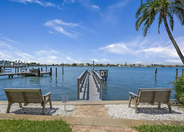 Malyn 107, Waterfront Condo, Short Walk To Beach