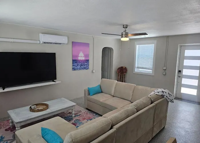 1 Bedroom 1 Block Off Madeira Beach -5