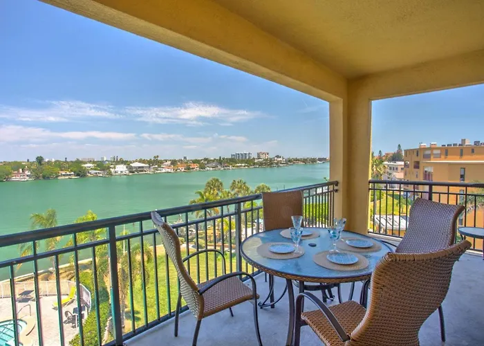309 - Palms Of Treasure Island