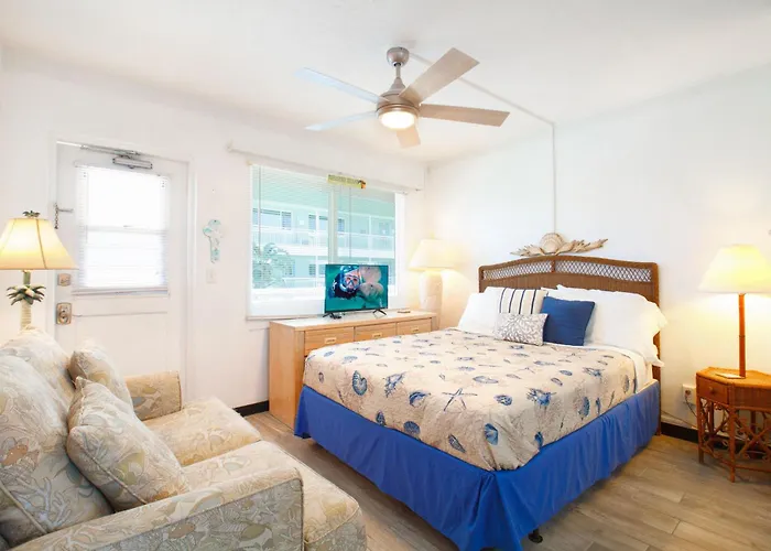 Tropic Terrace Suite #50 - Beachfront Resort