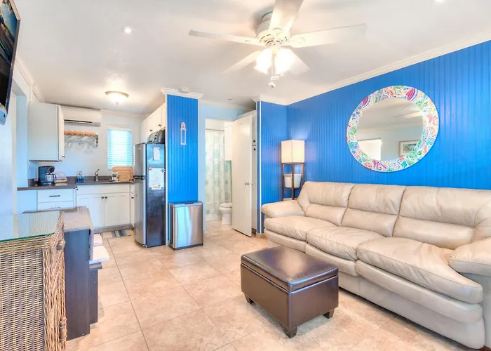 Tropic Terrace Suite #51 - Beachfront Resort
