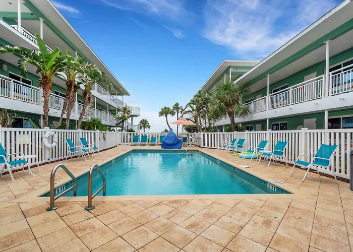Tropic Terrace Suite #54 - Beachfront Resort