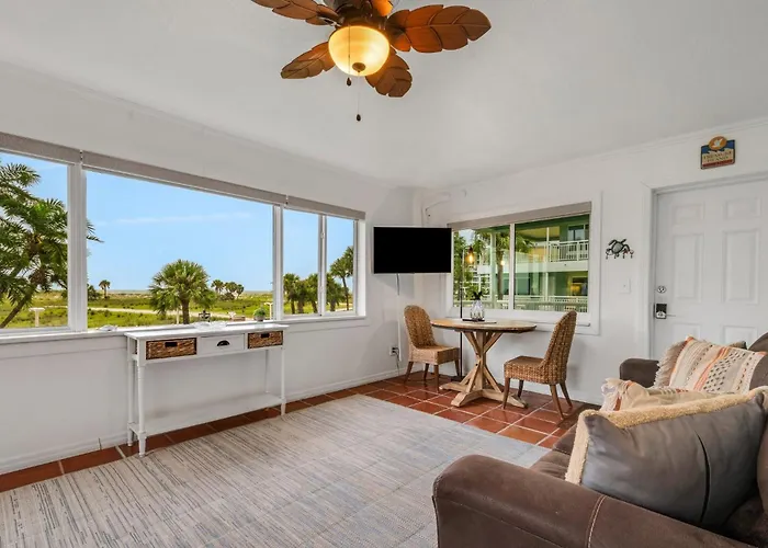 Tropic Terrace Resort #27 -Beach View Suite