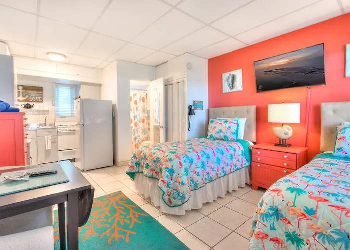 Tropic Terrace Suite #24 - Beachfront Resort