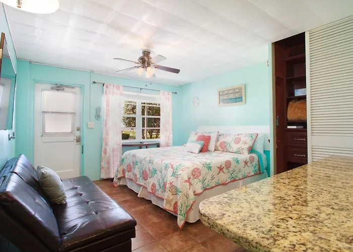 Tropic Terrace Suite #23 - Beachfront Rental
