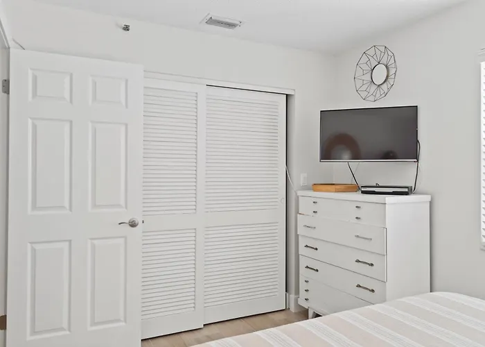 412 Beach Place Condo