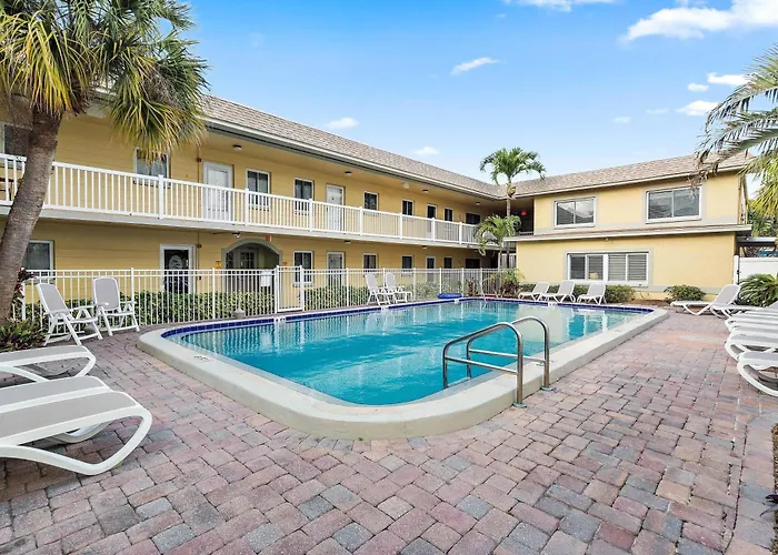 Walk To Beach/Beautiful And Comfy/Relaxing Patio/Parking