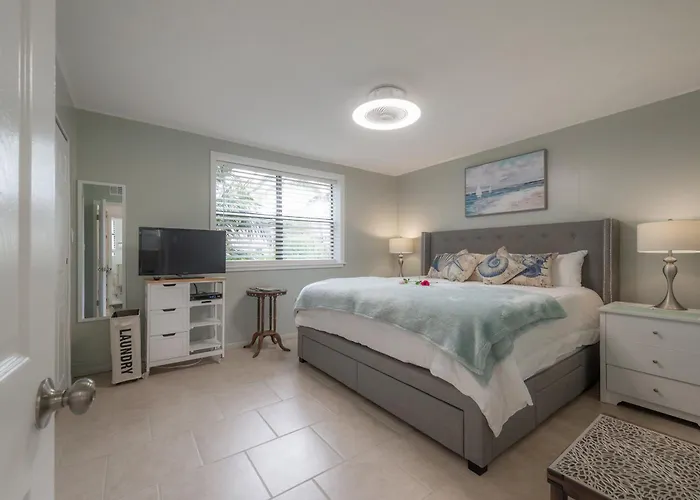 6700 Sunset Way Unit 702