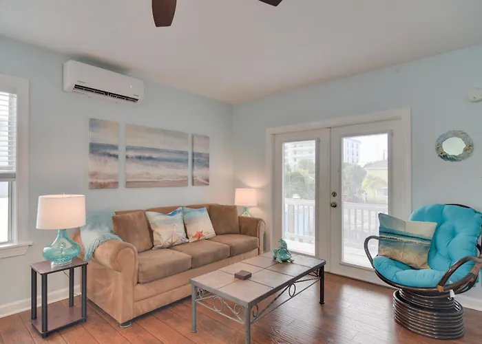 Condo With Community Pool - Walk To Madeira Beach!