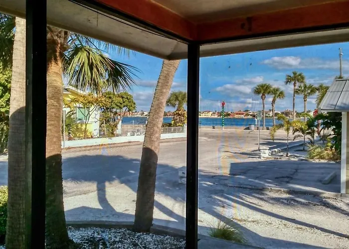 Pass-A-Grille Intercoastal Views 102-4 By Techtravel