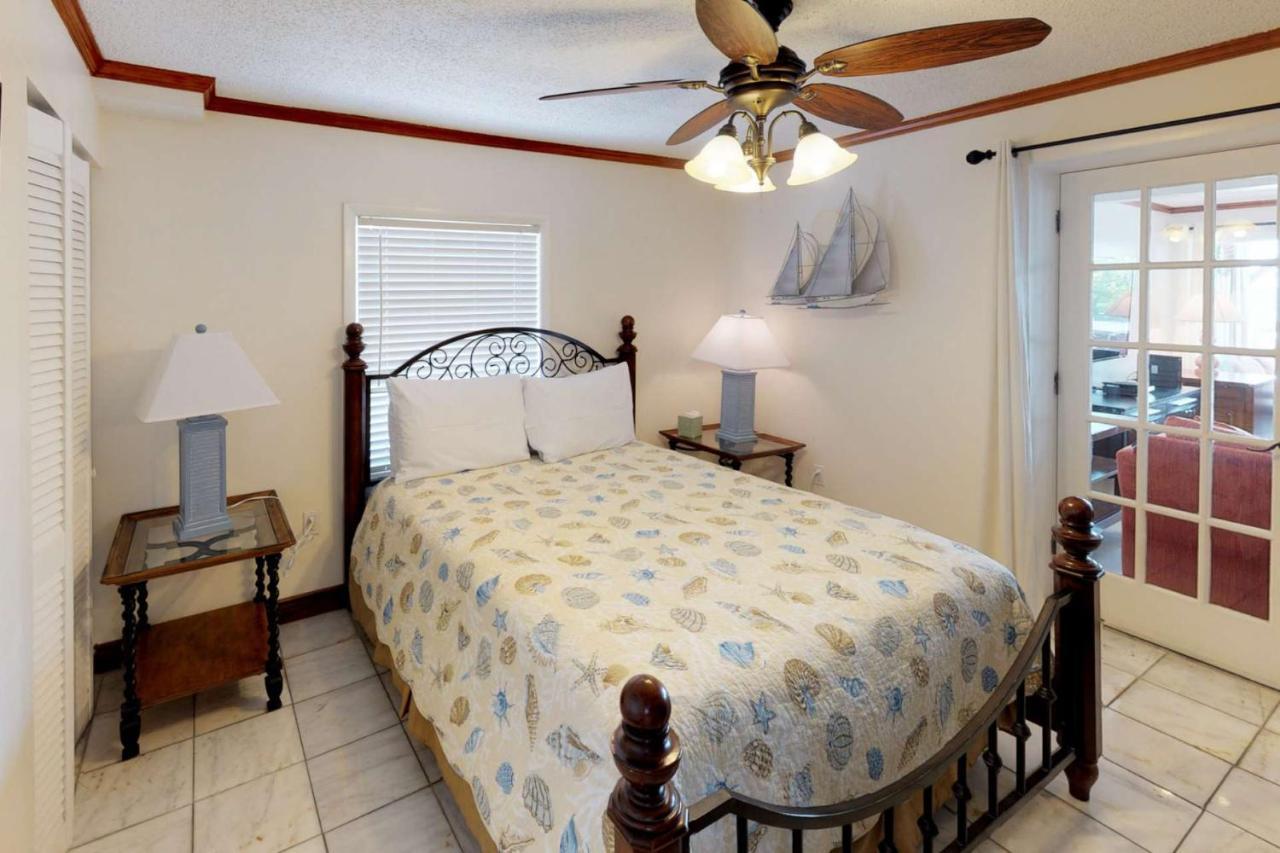 Yoda House Holiday home St. Pete Beach