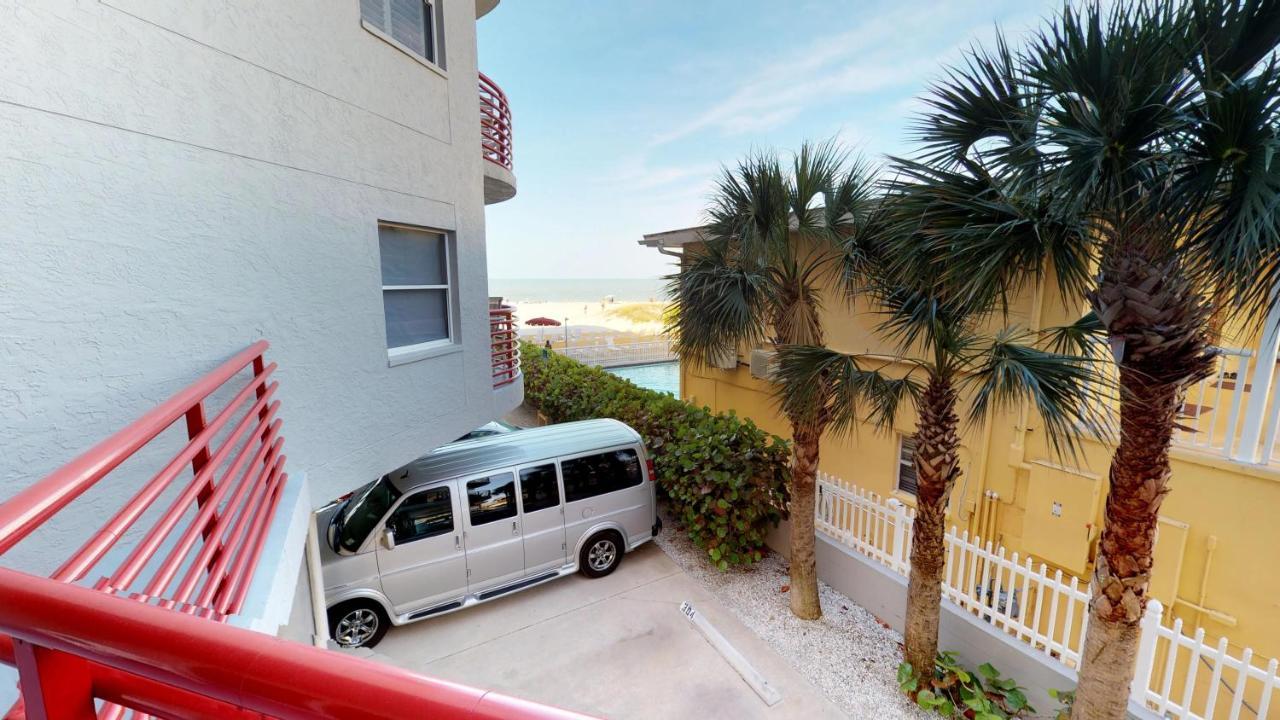 104 Crimson Holiday home