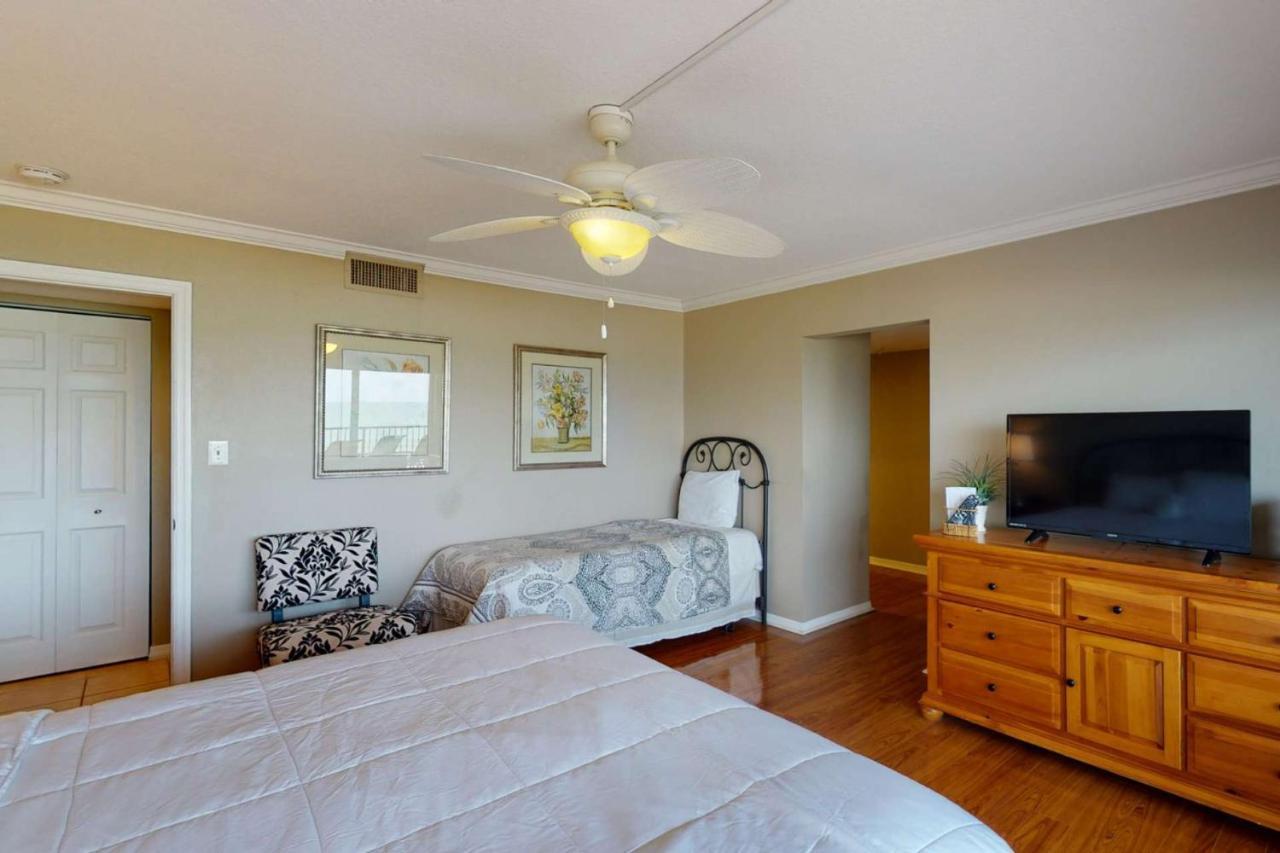 1-306 - Ocean Sands St. Pete Beach