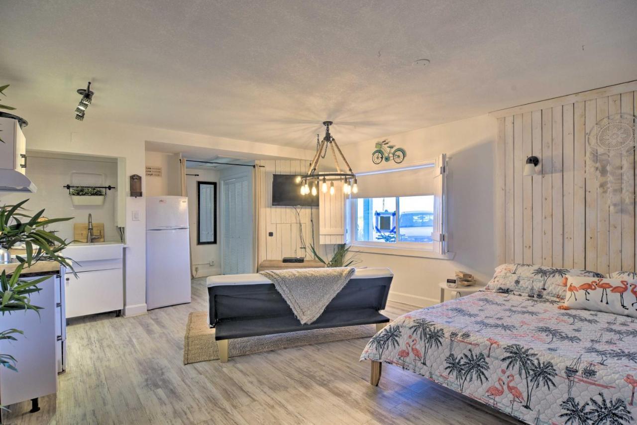 Idyllic Pass-a-grille - Walk To The Beach! Apartment St. Pete Beach