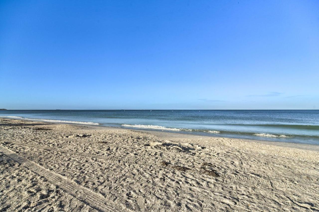 Idyllic Pass-a-grille - Walk To The Beach!