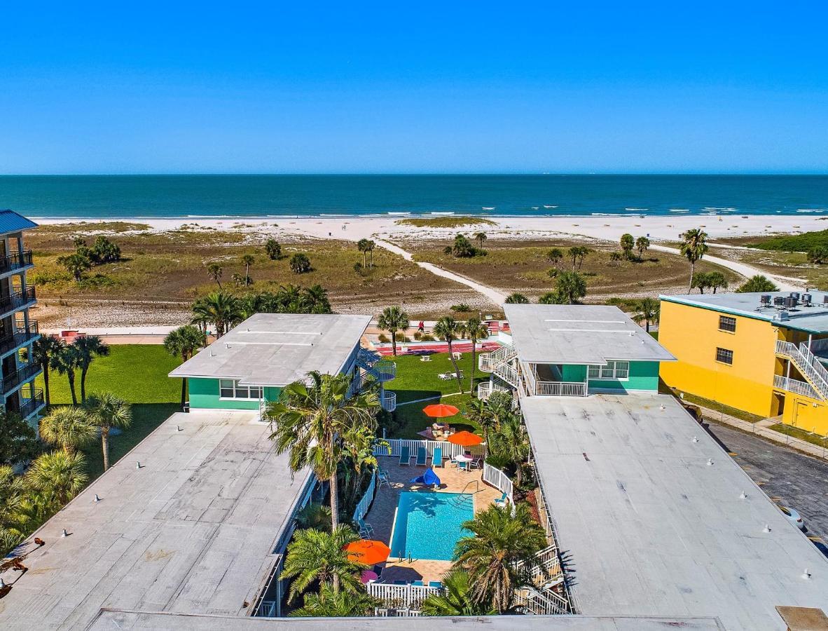 Apartment Tropic Terrace #16 - Beachfront Apts St. Pete Beach