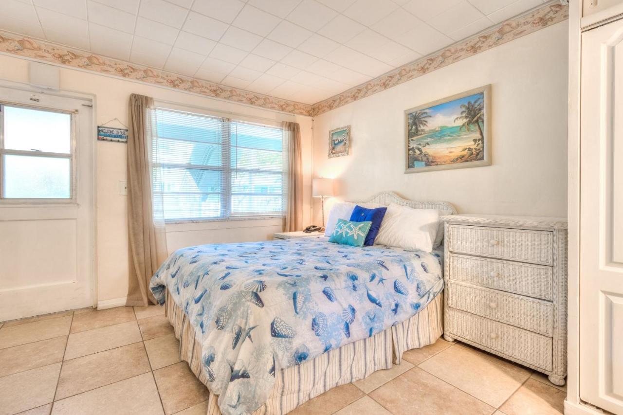 Tropic Terrace #16 - Beachfront Apts Apartment St. Pete Beach