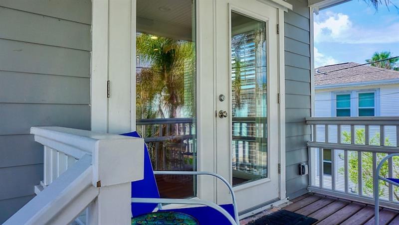 Key West Style Beachtown Estate By Techtravel
