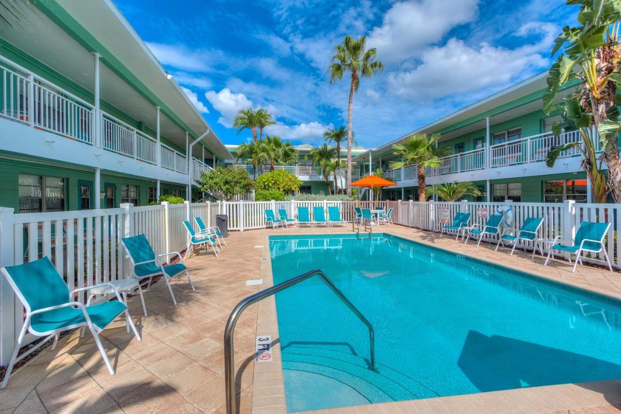 Tropic Terrace #4 - Beachfront Apts Apartment *