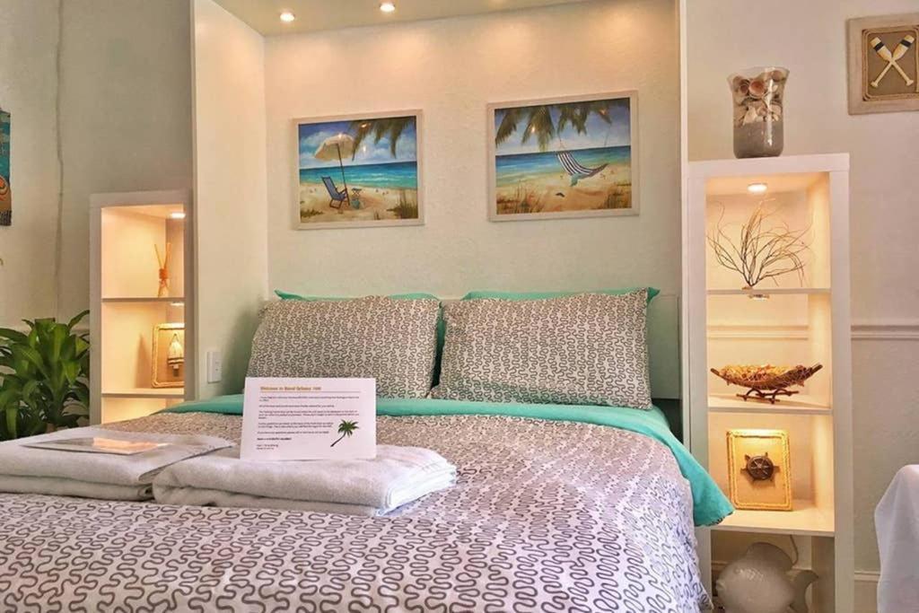 Beach In Gated Complex, Heated Courtyard Pool, Ocean Only 1 Block Away! Apartment