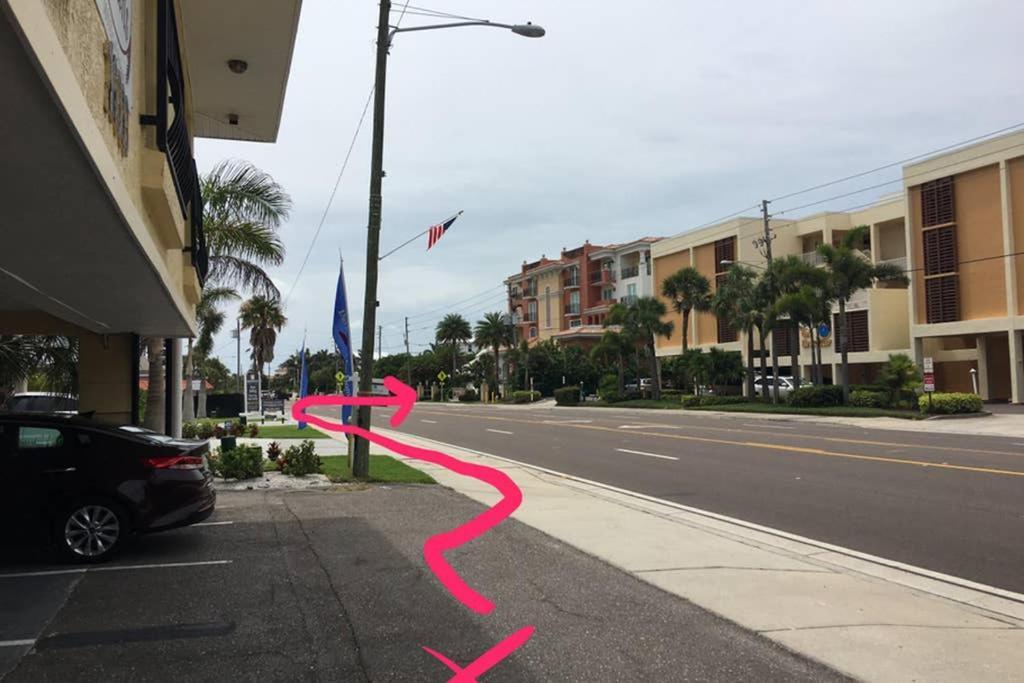 Beach In Gated Complex, Heated Courtyard Pool, Ocean Only 1 Block Away! St. Pete Beach