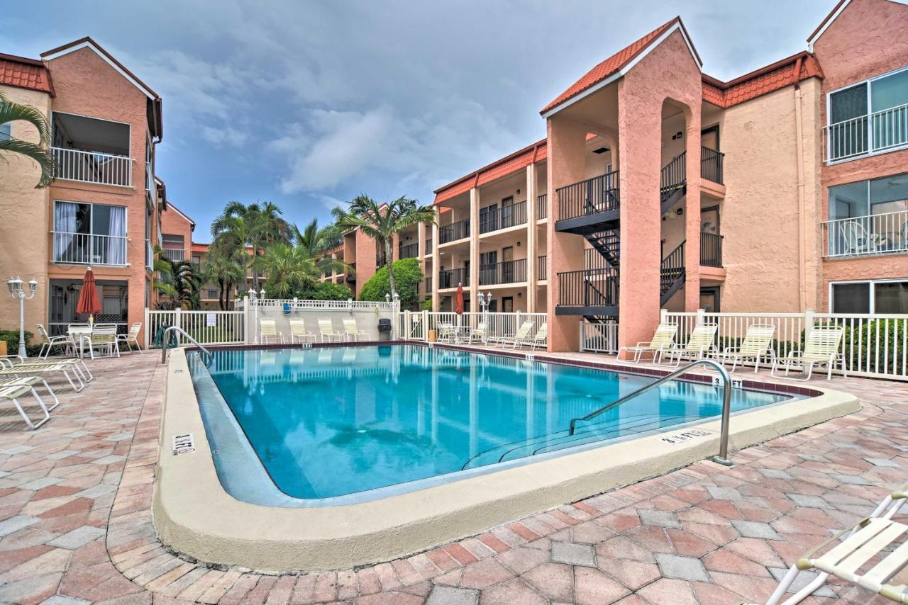 Apartment Modern Escape With Pool Access - Half Mile To Beach! *