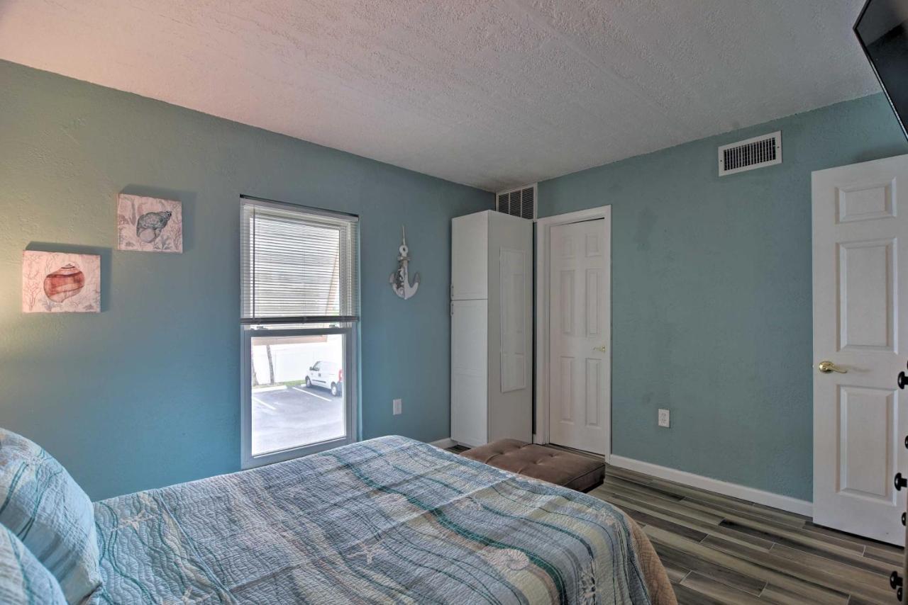 Modern Escape With Pool Access - Half Mile To Beach! St. Pete Beach