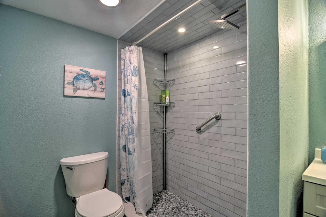 Modern Escape With Pool Access - Half Mile To Beach! *