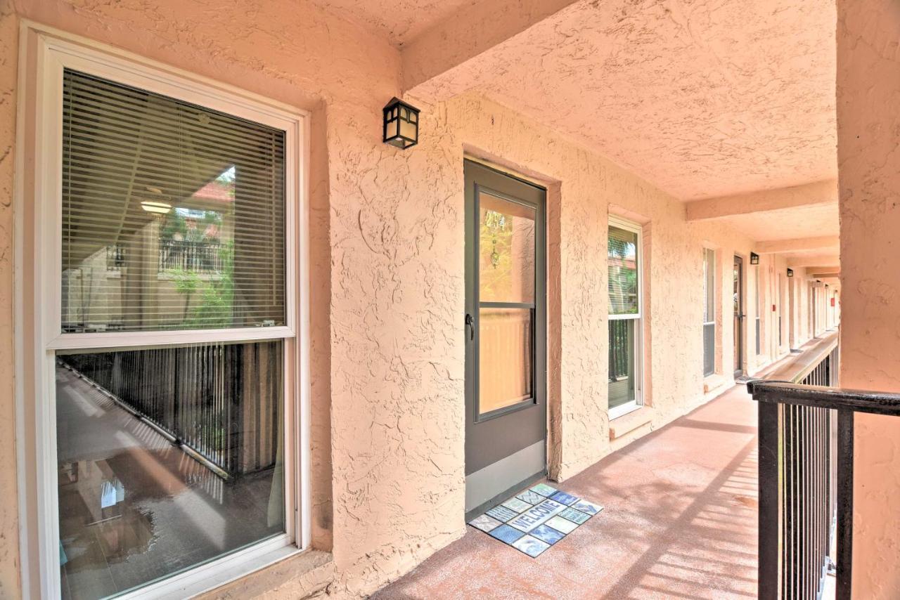 Modern Escape With Pool Access - Half Mile To Beach! Apartment St. Pete Beach