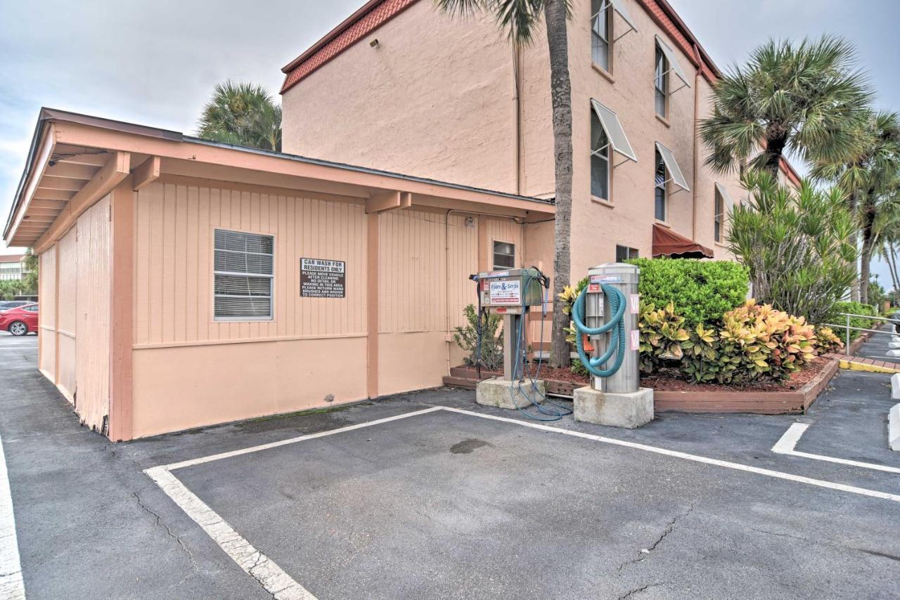 Modern Escape With Pool Access - Half Mile To Beach! *