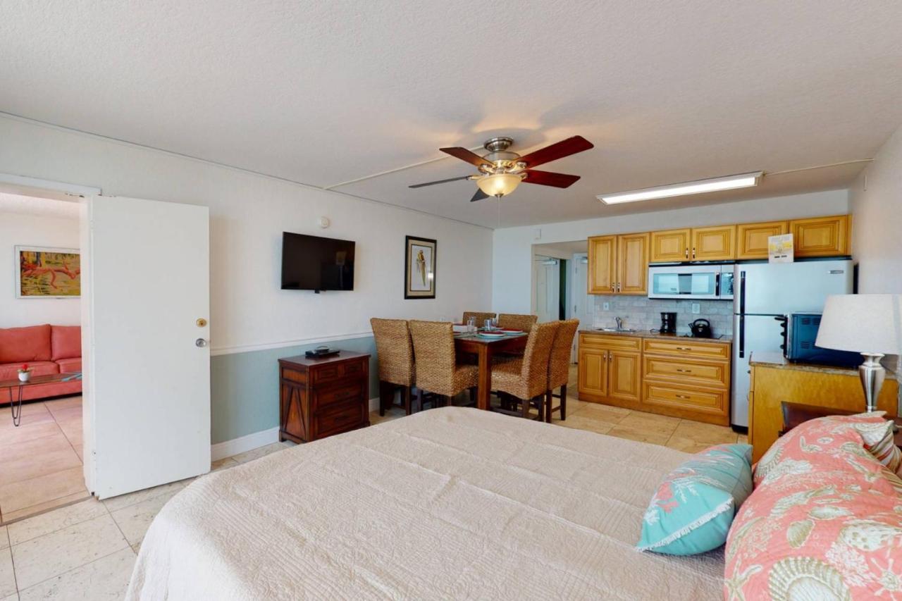 209 - Island * St. Pete Beach