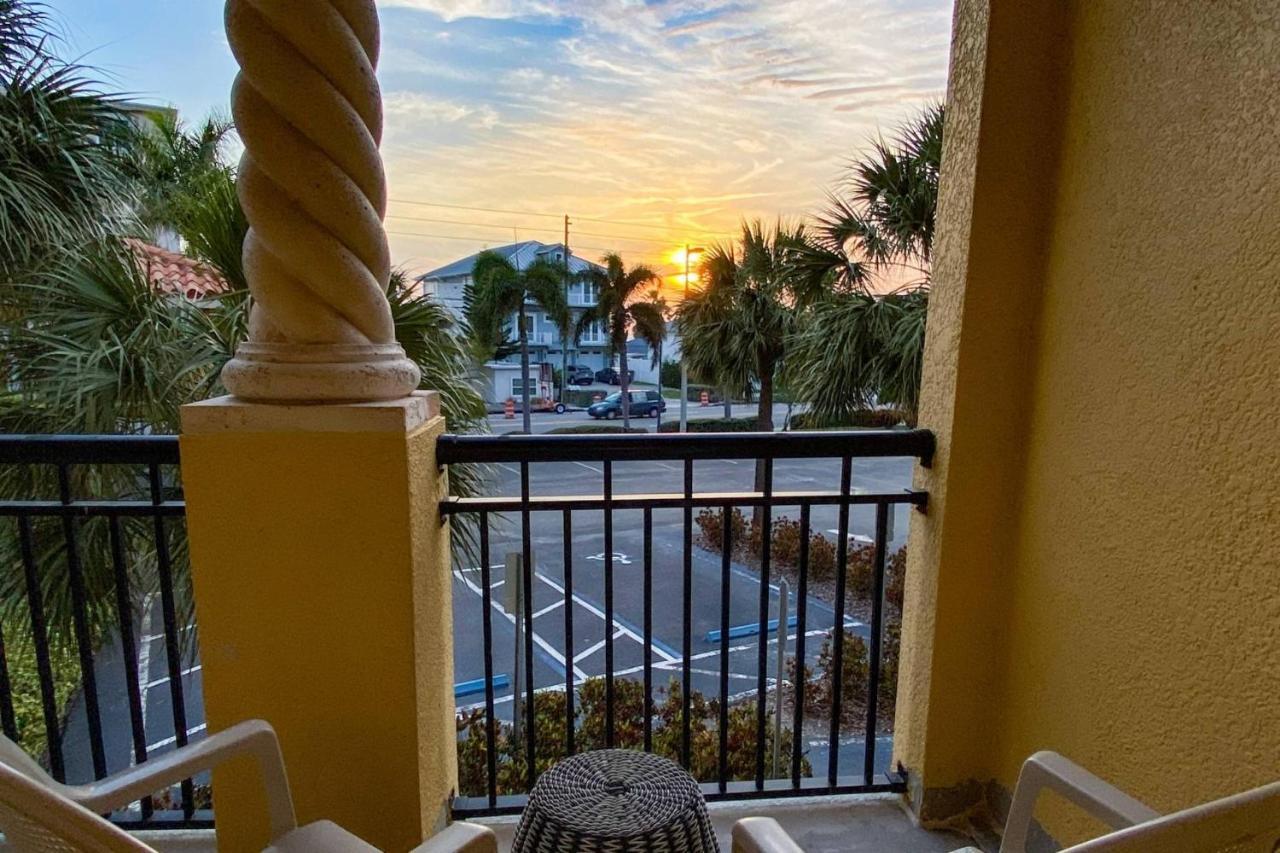 104 - Palms Of Treasure Island *