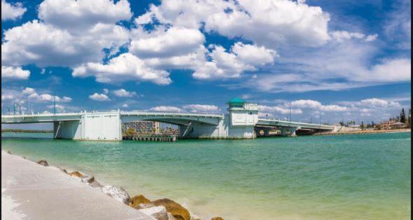 Hotel John's Pass - Fully Remote Check In *