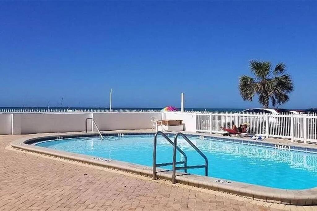 Treasure Island 1br With Gulf View St. Pete Beach
